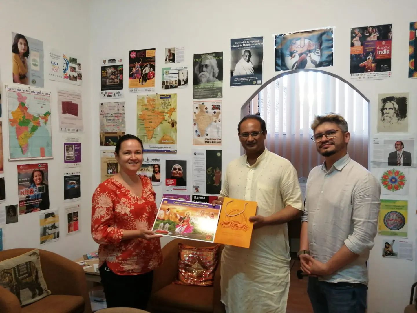Dr. Chinmay Pandya Ji met the Director at the India Center of Baba Boise University, Cluj, Romina